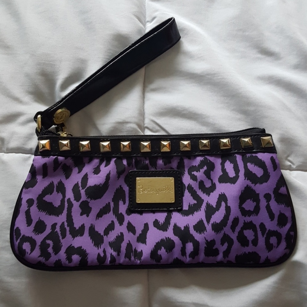 Betseyville clutch